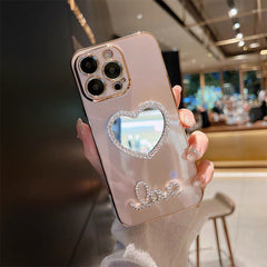 Heart-shaped mirror feature of phone case image