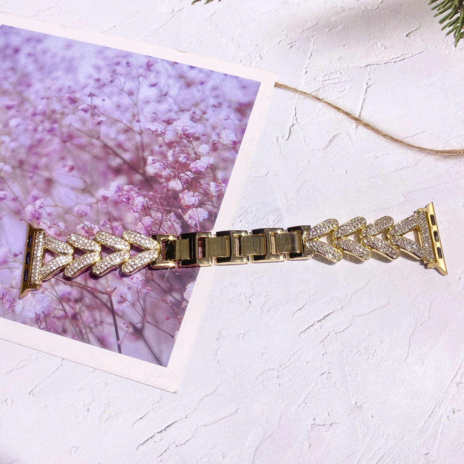 Stylish diamond-studded Apple Watch band in black