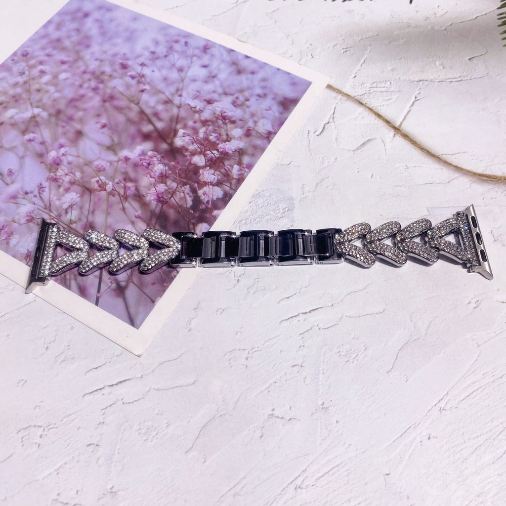 Starlight coloured metal band for Apple Watch