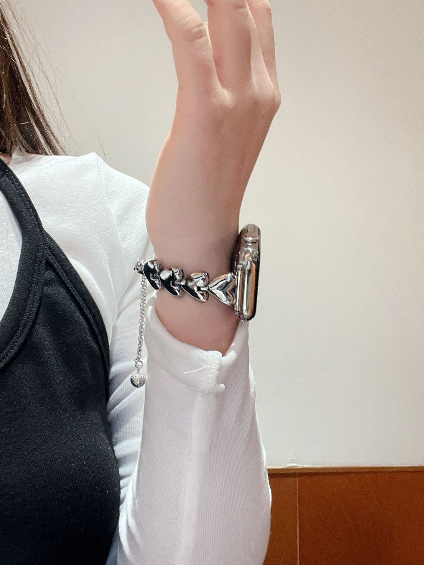 Stylish metal heart link bracelet for Apple Watch in rose gold