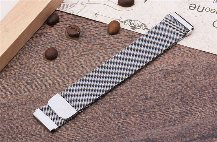 Soft metal texture of the Milanese loop band