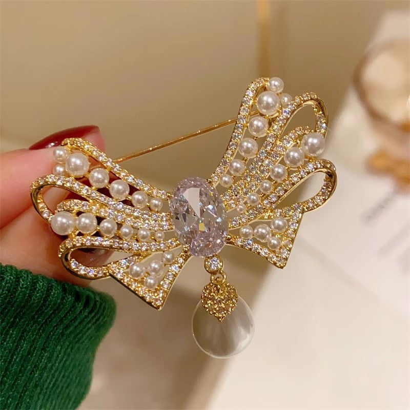 Unique brooch design with pearls