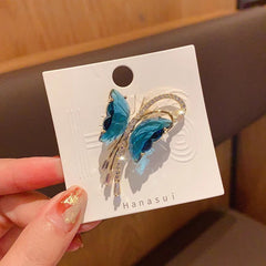 Elegant brooch in a gift box