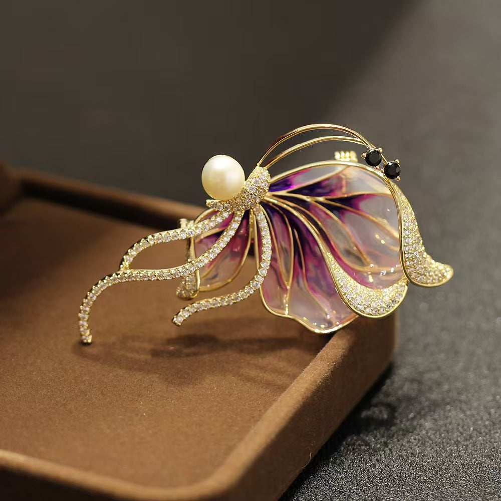 Elegant Butterfly Brooch Image 3 - Polished Finish
