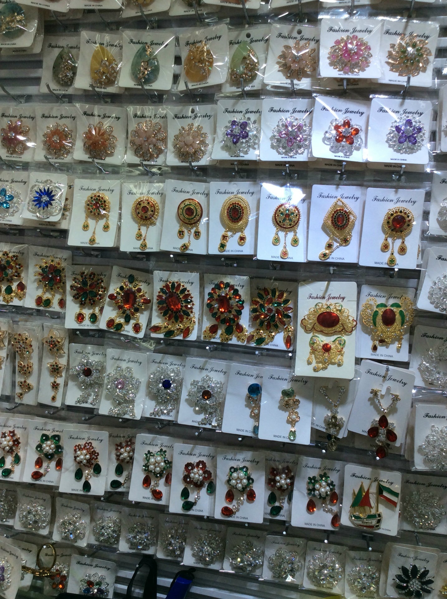 Versatile dog pin showcased with accessories - Image 7