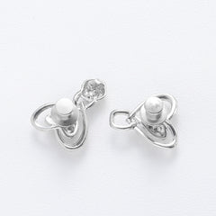 Stylish adjustable waist button on clothing