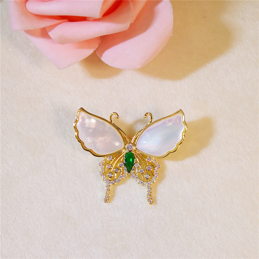 Trendy and Elegant Brooch for Weddings