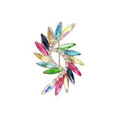 Fashionable brooch with unique flower patterns