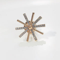 Close-up of the Clover Cat Eye Brooch