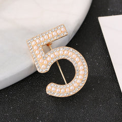 Elegant Vintage Floral Brooch Pin image 4