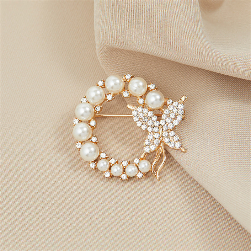 Elegant Vintage Floral Brooch Pin image 8