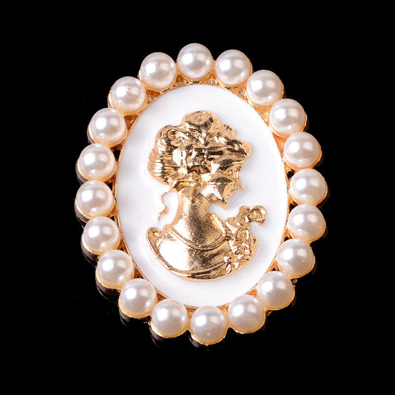 Elegant Vintage Floral Brooch Pin image 3