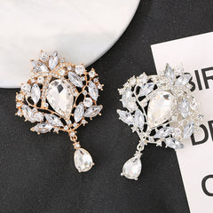 Elegant Vintage Floral Brooch Pin image 2
