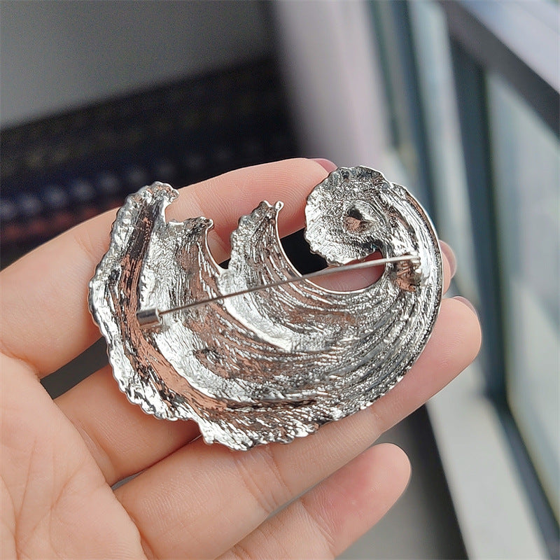 Stylish Waves Brooch front view