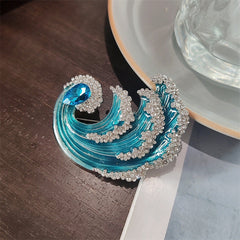 Versatile brooches in different colours
