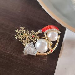 Charming snowman brooch design