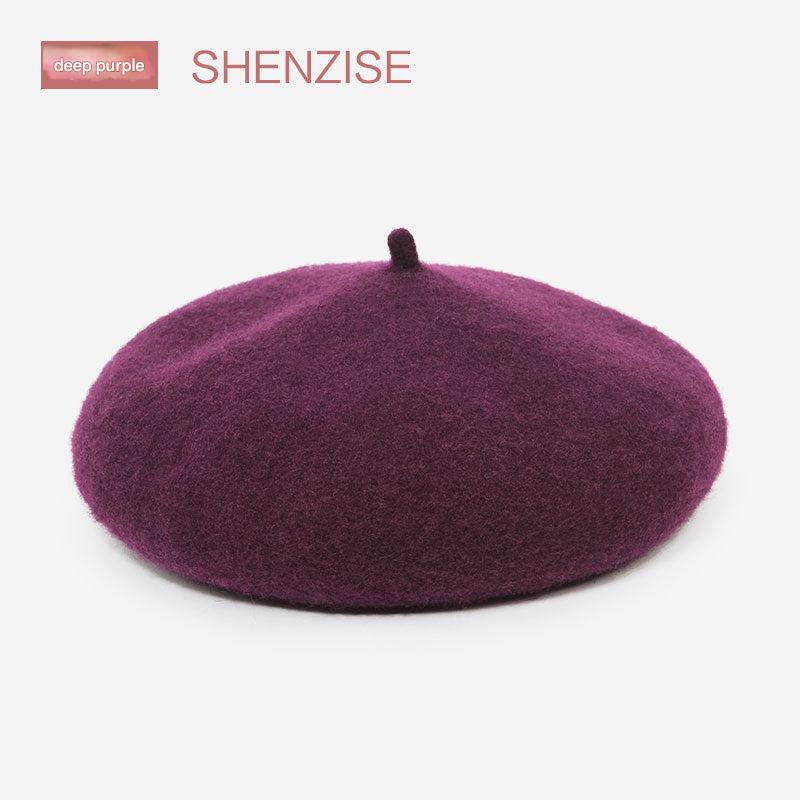 Chic white wool beret in stylish design