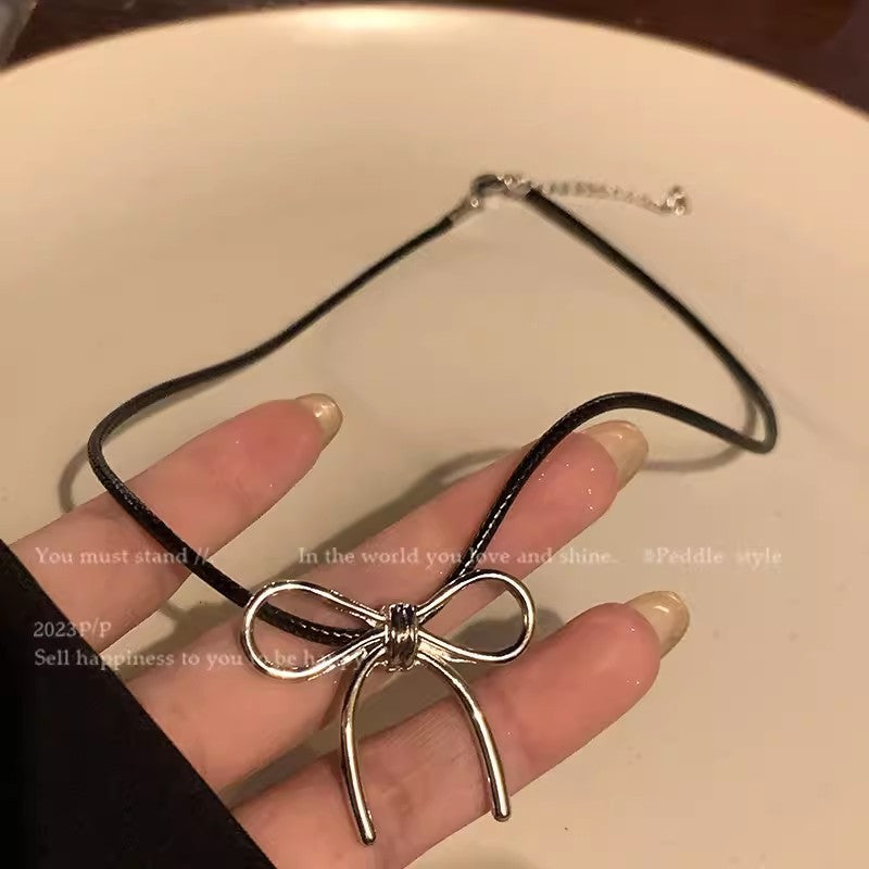 Adjustable length of the Chic Bowknot Necklace