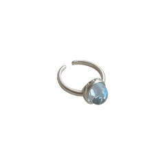 Elegant ring with blue tear motif