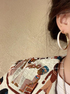 Quality alloy oversized earrings in black