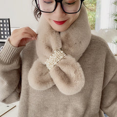 faux fur neck warmer in black colour