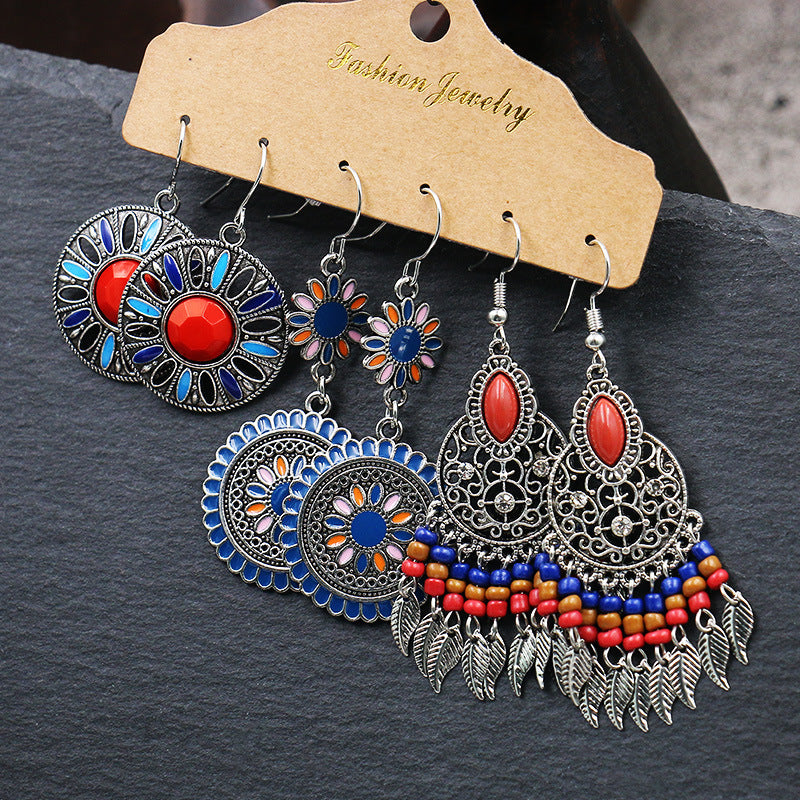 Elegant waterdrop earrings on display image 3