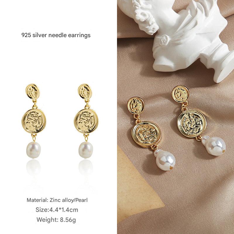 Women wearing vintage flower pearl earrings 6
