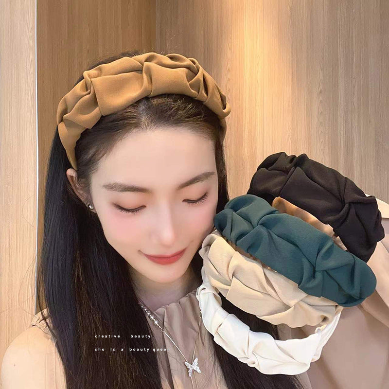 Stylish wrinkled wide hairband in green colour