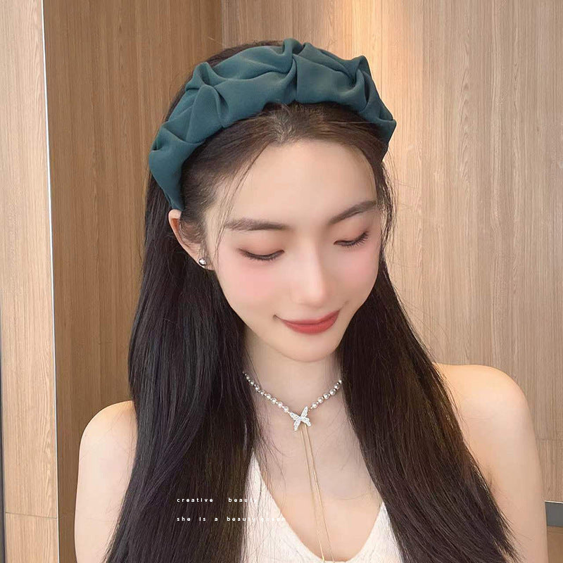 Stylish wrinkled wide hairband in beige colour