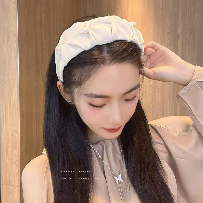 Stylish wrinkled wide hairband in black colour