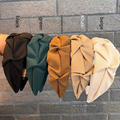 Stylish wrinkled wide hairband in green colour