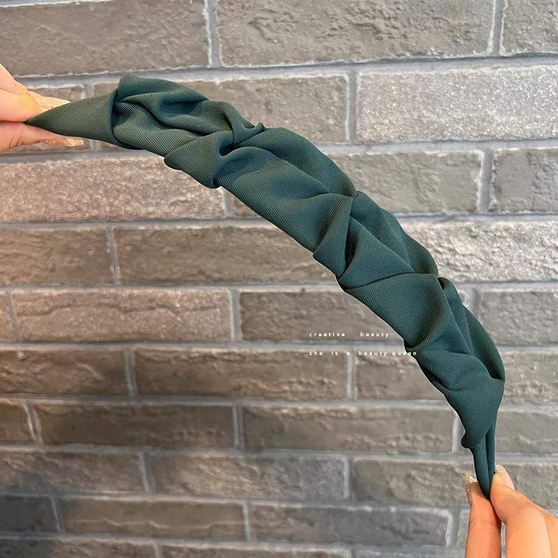 Stylish wrinkled wide hairband in caramel colour