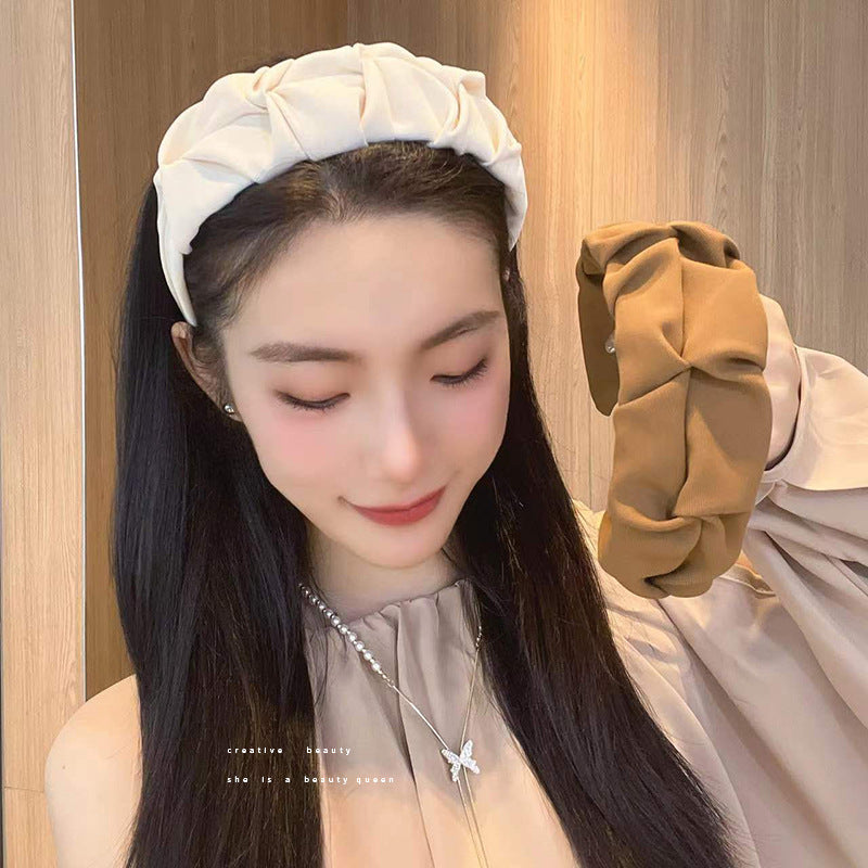 Stylish wrinkled wide hairband in green colour