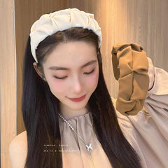 Stylish wrinkled wide hairband in green colour