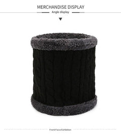 Knitted neck warmer in black colour