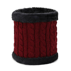 Knitted neck warmer in black colour