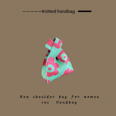 Medium-sized knitted tote bag