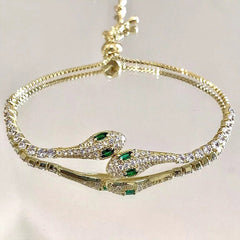 Display of cat eye stone bracelet with tag
