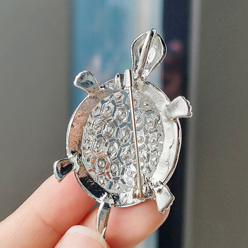 Green turtle brooch for outfits