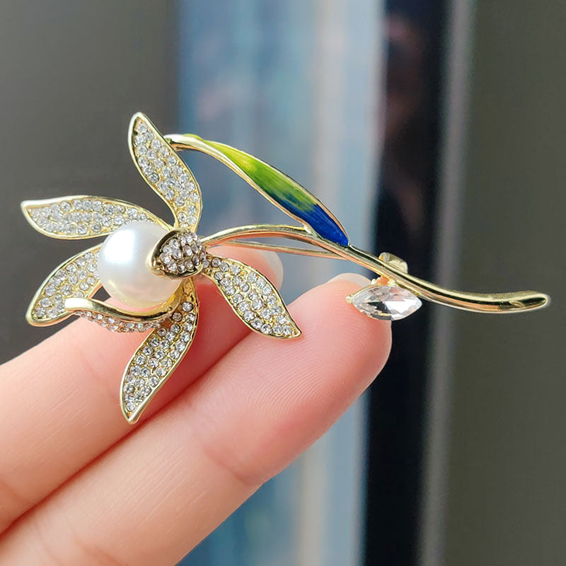Floral Pattern Brooch Display